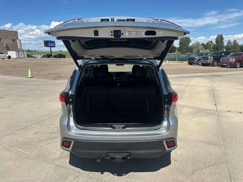 Used 2018 Toyota Highlander Limited AWD/4WD image 23