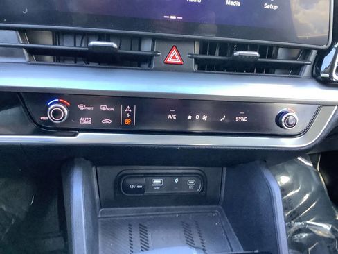 Used 2024 Kia Sportage EX image 41