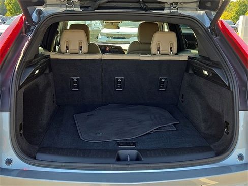Certified 2024 Cadillac XT4 Luxury w/ LPO, Floor Liner Package image 30