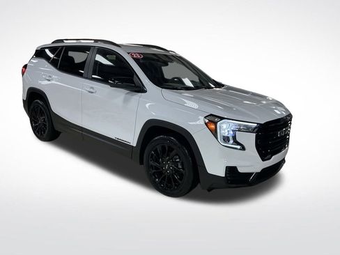 Used 2023 GMC Terrain SLE w/ Driver Convenience Package image 8
