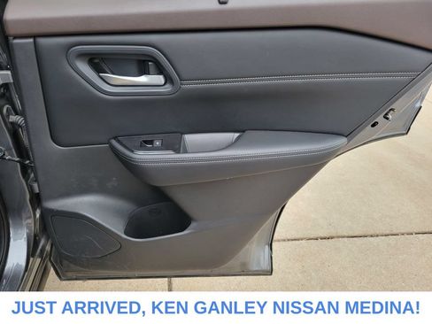 Certified 2023 Nissan Rogue SV w/ SV Premium B Package AWD/4WD image 20