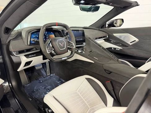 Used 2023 Chevrolet Corvette Z06 RWD image 10