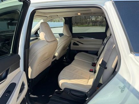 Certified 2023 INFINITI QX60 Luxe w/ Vision Package image 10