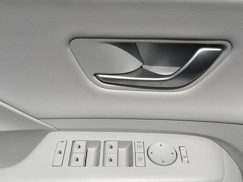 Certified 2024 Hyundai Kona Limited AWD/4WD image 16