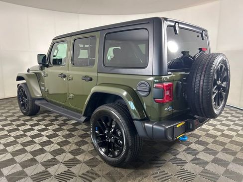 Used 2023 Jeep Wrangler Unlimited Sahara w/ Cold Weather Group AWD/4WD image 4