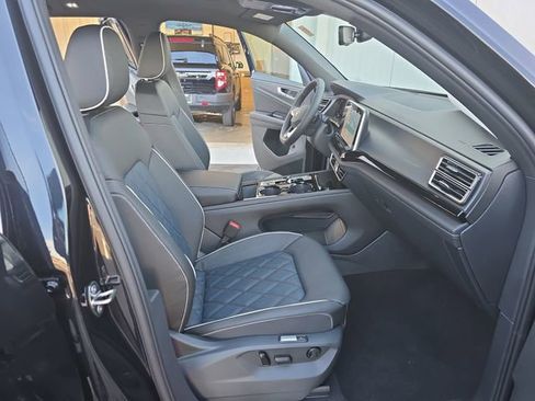 New 2026 Volkswagen Atlas Cross Sport SEL Premium R-Line AWD/4WD image 20