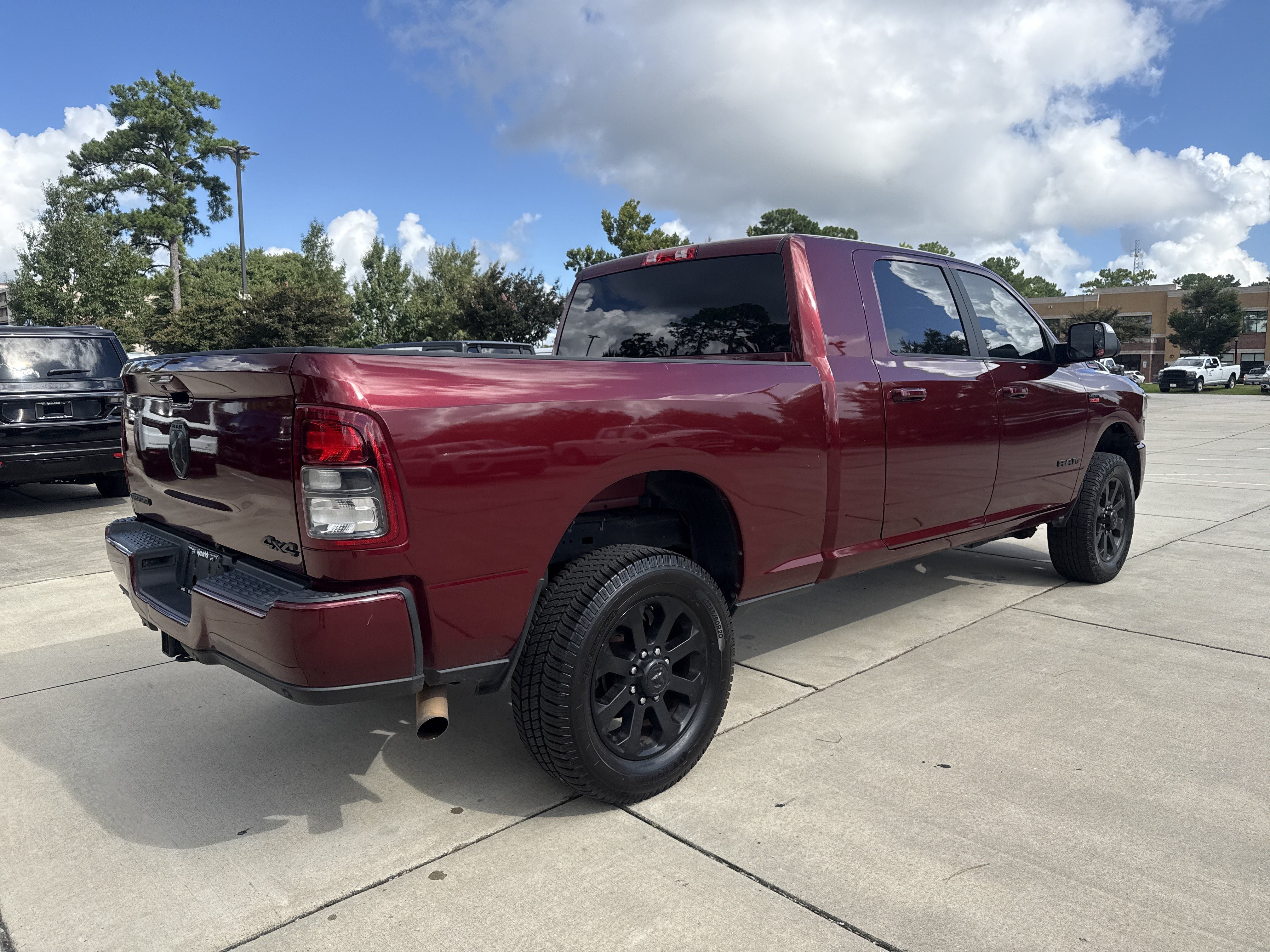 Used 2021 RAM 2500 Big Horn w/ Night Edition AWD/4WD image 9