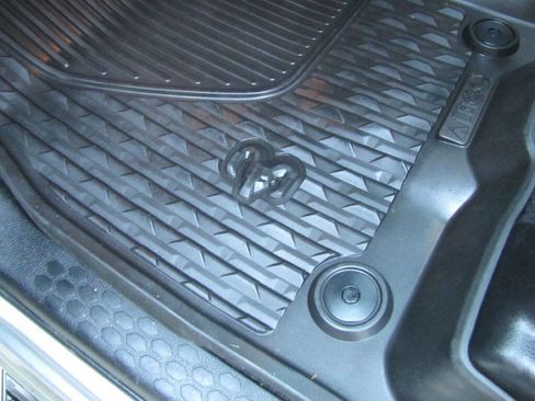 Used 2024 RAM 2500 Big Horn w/ Night Edition AWD/4WD image 17