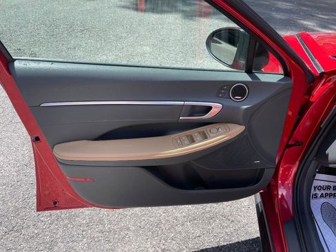 Used 2020 Hyundai Sonata Limited image 15