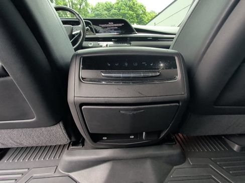 Used 2021 Cadillac Escalade Sport w/ LPO, ONYX Package AWD/4WD image 15
