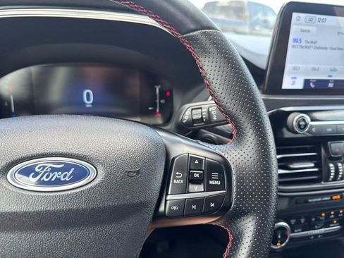 Used 2025 Ford Escape ST-Line AWD/4WD image 9