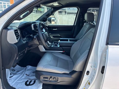 Used 2026 Toyota Tundra SR5 w/ SR5 Premium Package AWD/4WD image 13