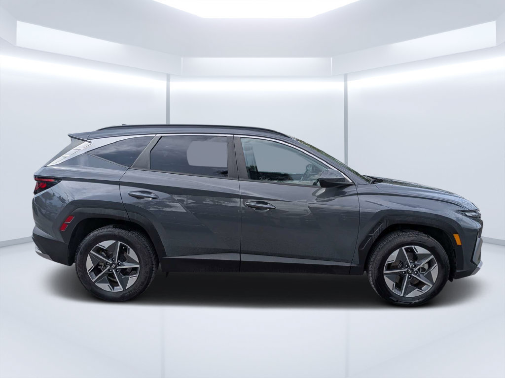 Certified 2025 Hyundai Tucson SEL AWD/4WD image 2