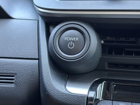 Certified 2024 Toyota Prius LE FWD image 22