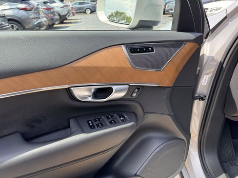 Used 2024 Volvo XC90 B5 Plus image 17