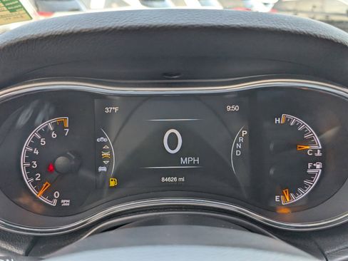 Used 2020 Jeep Grand Cherokee Altitude image 19