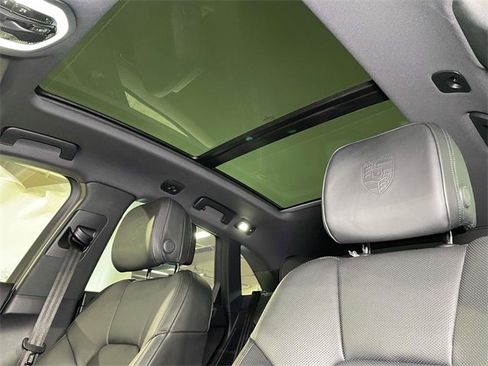 Certified 2025 Porsche Macan image 68