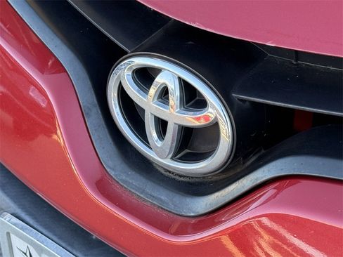 Used 2014 Toyota Corolla LE image 5