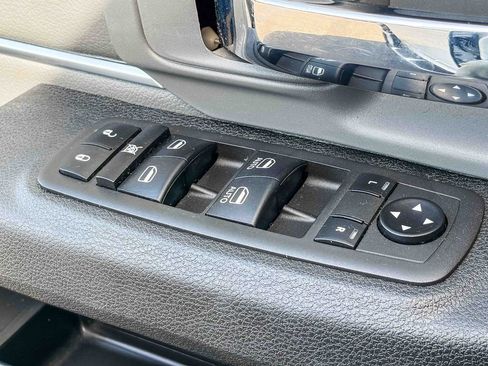 Used 2022 RAM 1500 Classic SLT w/ Electronics Group image 43