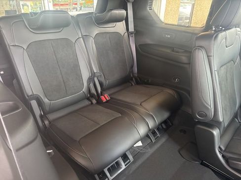 New 2025 Jeep Grand Cherokee L Laredo image 38