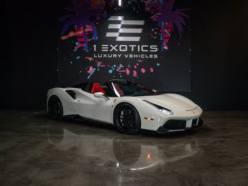 Used 2018 Ferrari 488 Spider RWD image 4