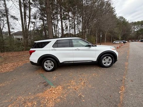 Certified 2023 Ford Explorer XLT w/ Equipment Group 202A image 17