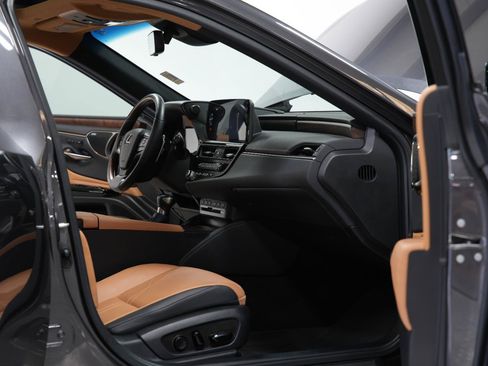 Used 2022 Lexus ES 350 Ultra Luxury w/ Accessory Package 2 FWD image 10