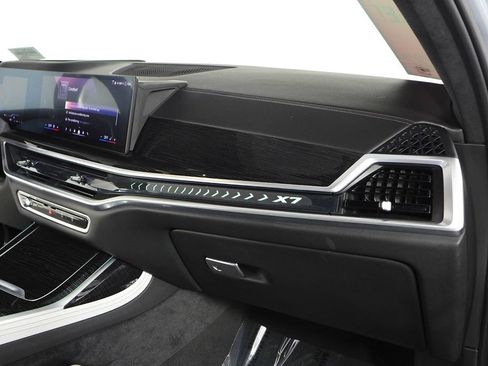 Used 2024 BMW X7 xDrive40i w/ M Sport Package AWD/4WD image 15