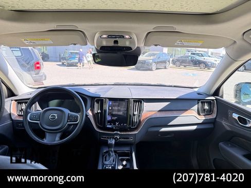 Used 2021 Volvo XC60 T6 Momentum w/ Premium Package AWD/4WD image 31