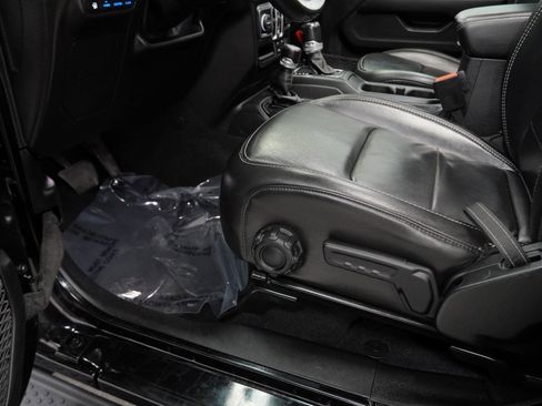 Certified 2021 Jeep Wrangler Unlimited Sahara w/ Cold Weather Group image 45