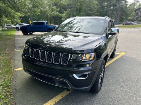 Used 2018 Jeep Grand Cherokee Limited AWD/4WD image 2