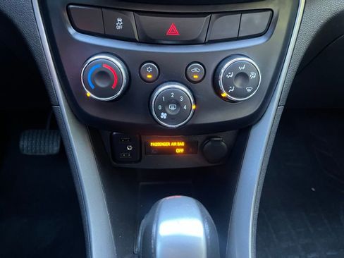 Used 2020 Chevrolet Trax LT image 36