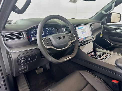 New 2026 Jeep Grand Wagoneer L Limited AWD/4WD image 9