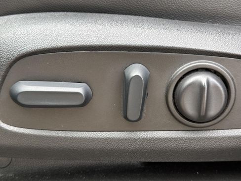 Used 2022 GMC Terrain SLT AWD/4WD image 25