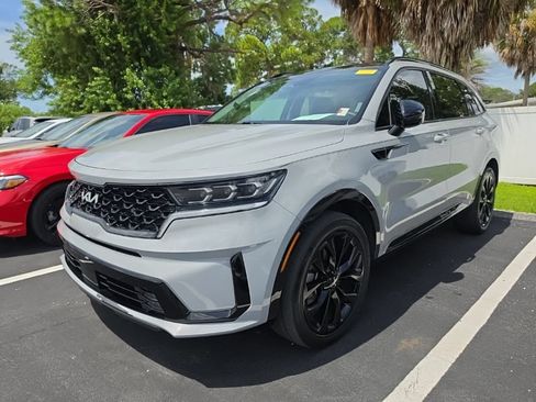 Certified 2023 Kia Sorento SX FWD image 5