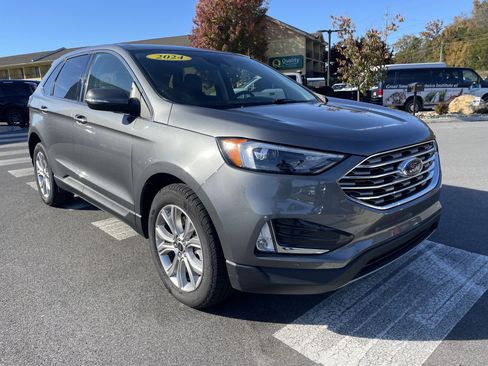 Used 2024 Ford Edge Titanium image 3