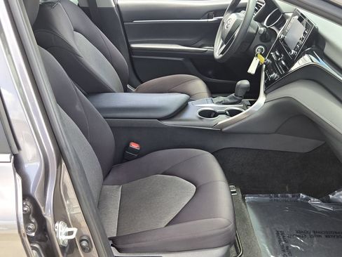 Used 2022 Toyota Camry LE FWD image 16
