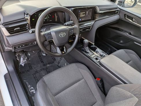 Used 2025 Toyota Camry LE image 14