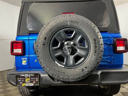 Used 2024 Jeep Wrangler Sport AWD/4WD image 9