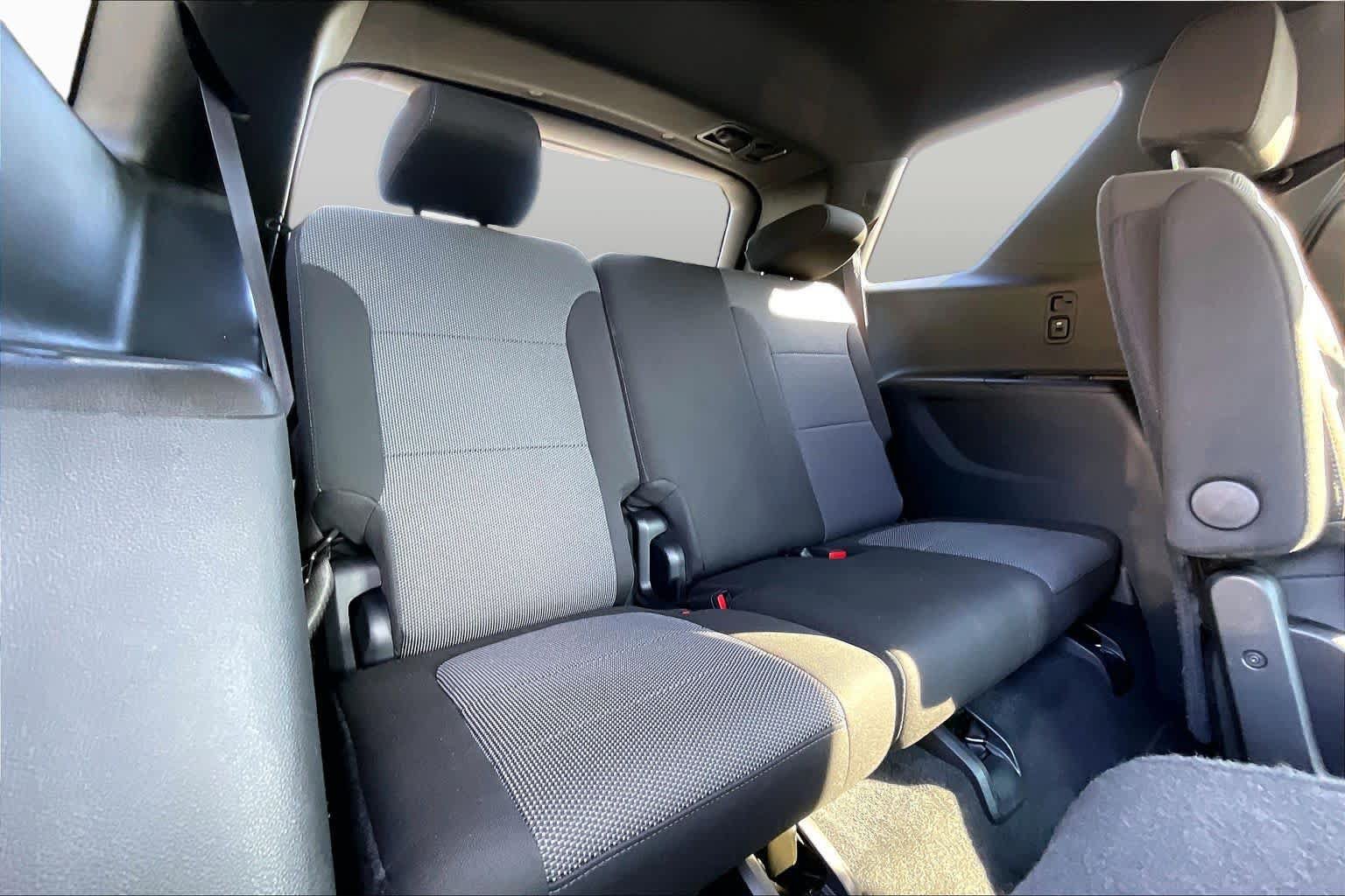 Used 2023 Chevrolet Traverse LT FWD image 27