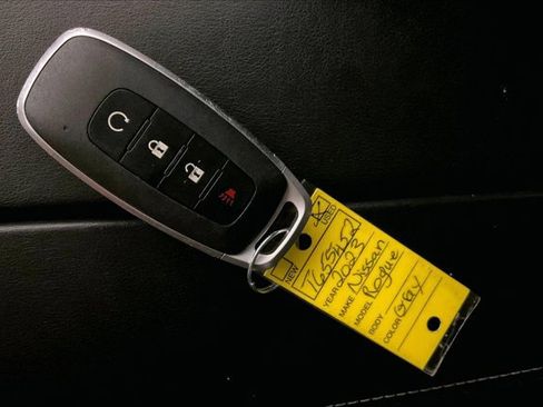 Used 2023 Nissan Rogue SV FWD image 11