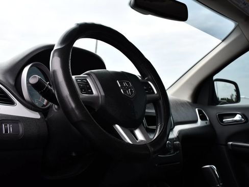 Used 2019 Dodge Journey SE w/ Connectivity Group FWD image 10