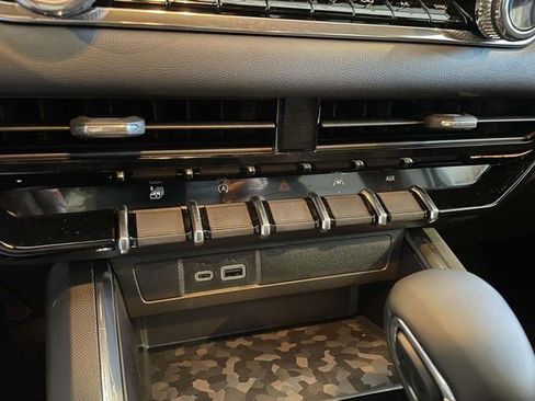 New 2026 GMC Canyon Elevation w/ Convenience Package image 15