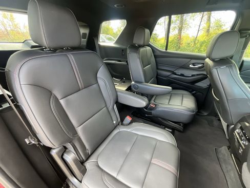 Certified 2023 Chevrolet Traverse RS image 28