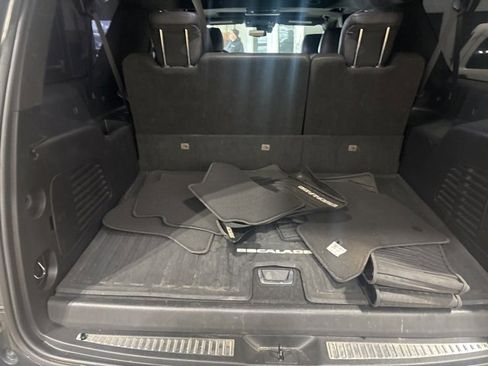 Used 2020 Cadillac Escalade ESV Platinum image 5