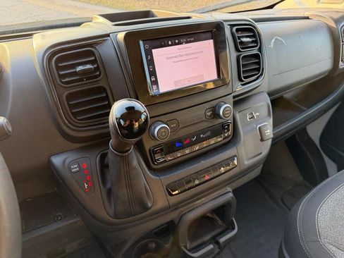 Used 2024 RAM ProMaster 2500 w/ Convenience Group image 21