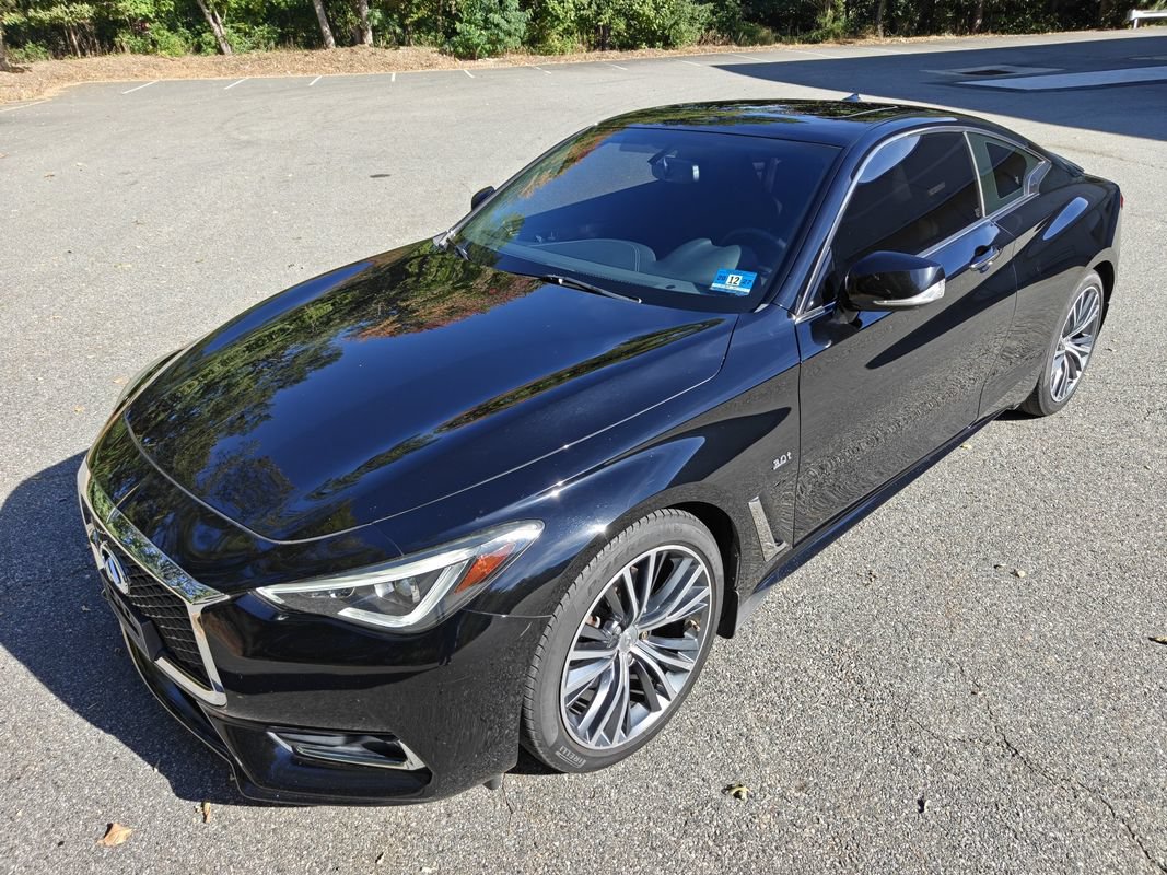 Used 2018 INFINITI Q60 3.0t Luxe w/ Sensory Package 3.0T Luxe AWD/4WD image 10