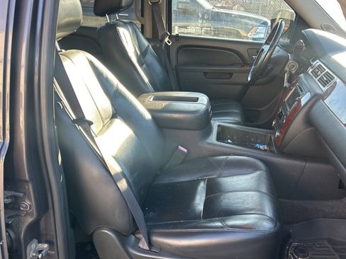 Used 2011 Chevrolet Tahoe LT image 17