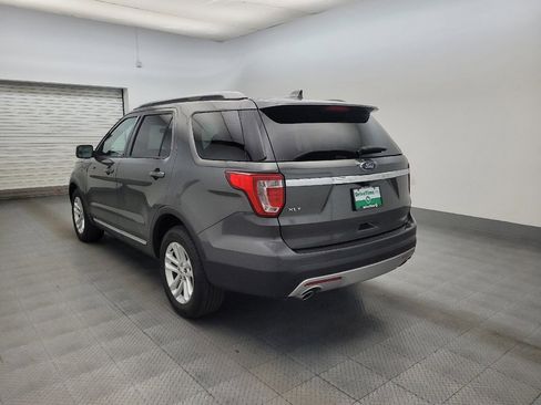 Used 2017 Ford Explorer XLT FWD image 5