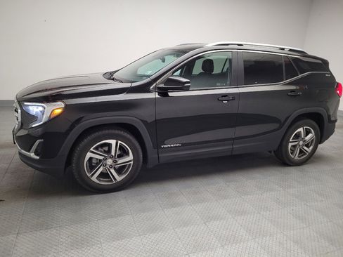 Used 2021 GMC Terrain SLT w/ Infotainment Package II FWD image 2